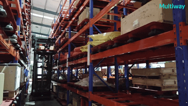 尊龙凯时机器人无人叉车agv案例图1.gif 尊龙凯时机器人无人叉车agv案例图1.gif